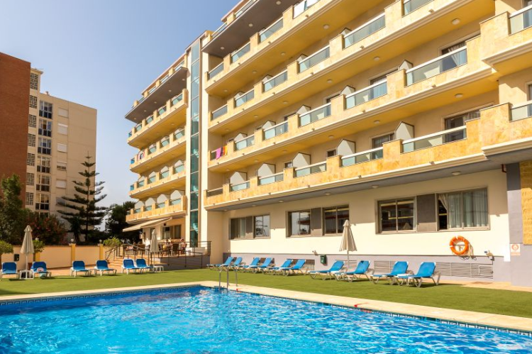 Malaga, Malaga 4* , 5 Nights & 3 Rounds B&B - Prices From £529pp!
