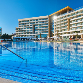 Majorca, 5* Playa De Palma Palace 5 Nights & 4 Rounds HB - Prices From £649pp!