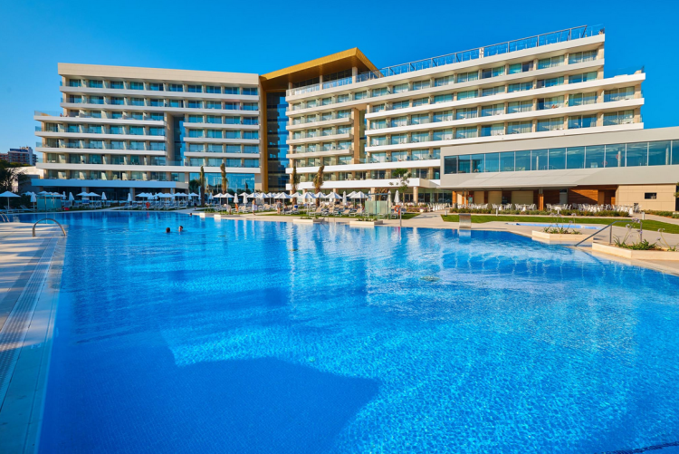 Majorca, 5* Playa De Palma Palace 5 Nights & 4 Rounds HB - Prices From £649pp! - Image 2