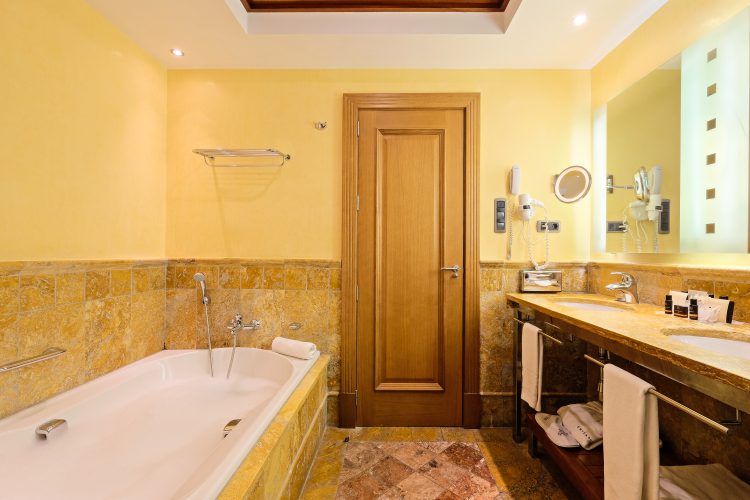 5* Hotel Envia Spa & Golf - 5 Nights & 4 Rounds B&B - From £319pp! - Image 8