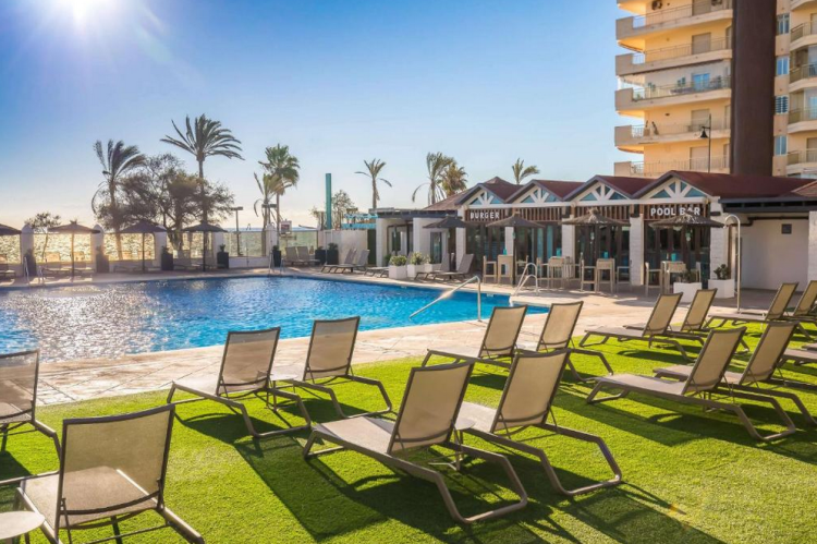4* Barcelo Occidental - 4 Nights & 3 Rounds B&B - From £409pp! - Image 2