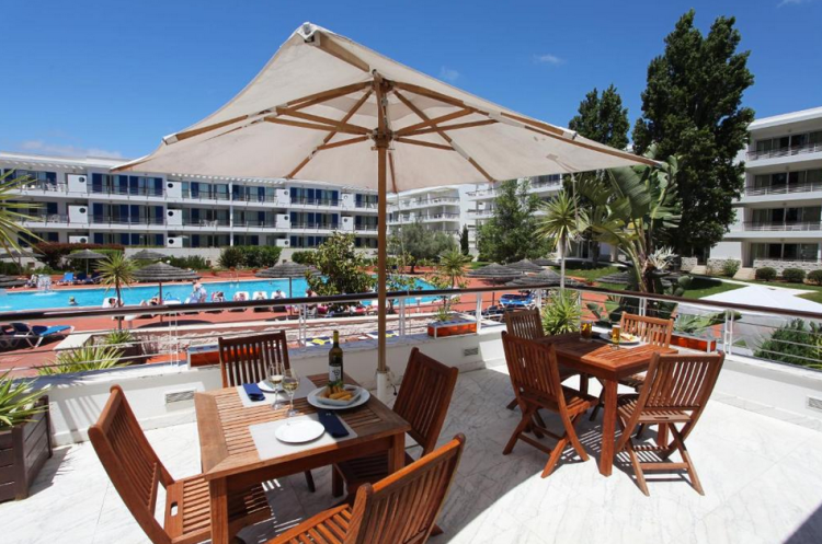4* Marina Club - 3 Nights & 2 Rounds B&B - From £429pp! - Image 4